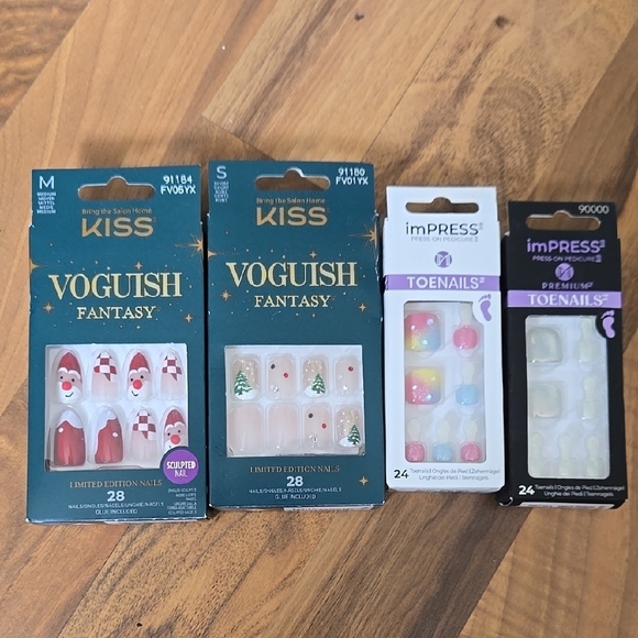 KISS and imPRESS Nail Sets - Festive Designs - Picture 1 of 5